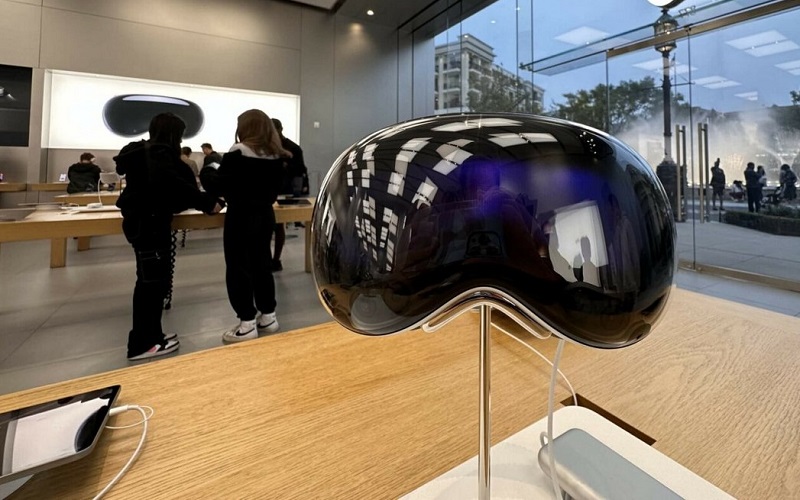 Apple сокращает производство гарнитуры смешанной реальности Vision Pro